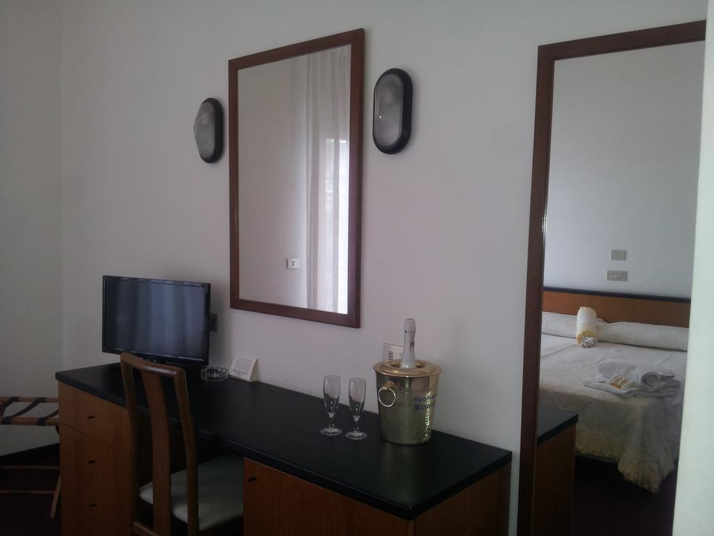 Montecarlo Hotel 3*